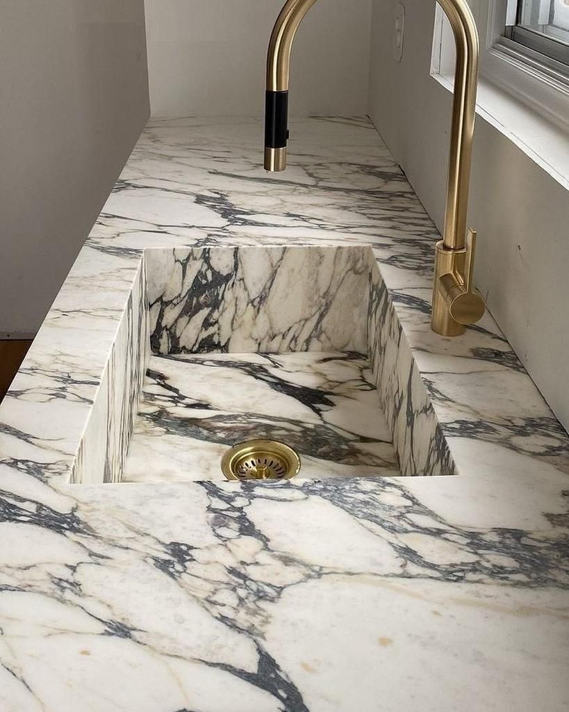Đá marble trắng vân cho cầu thang – ảnh tham khảo 10