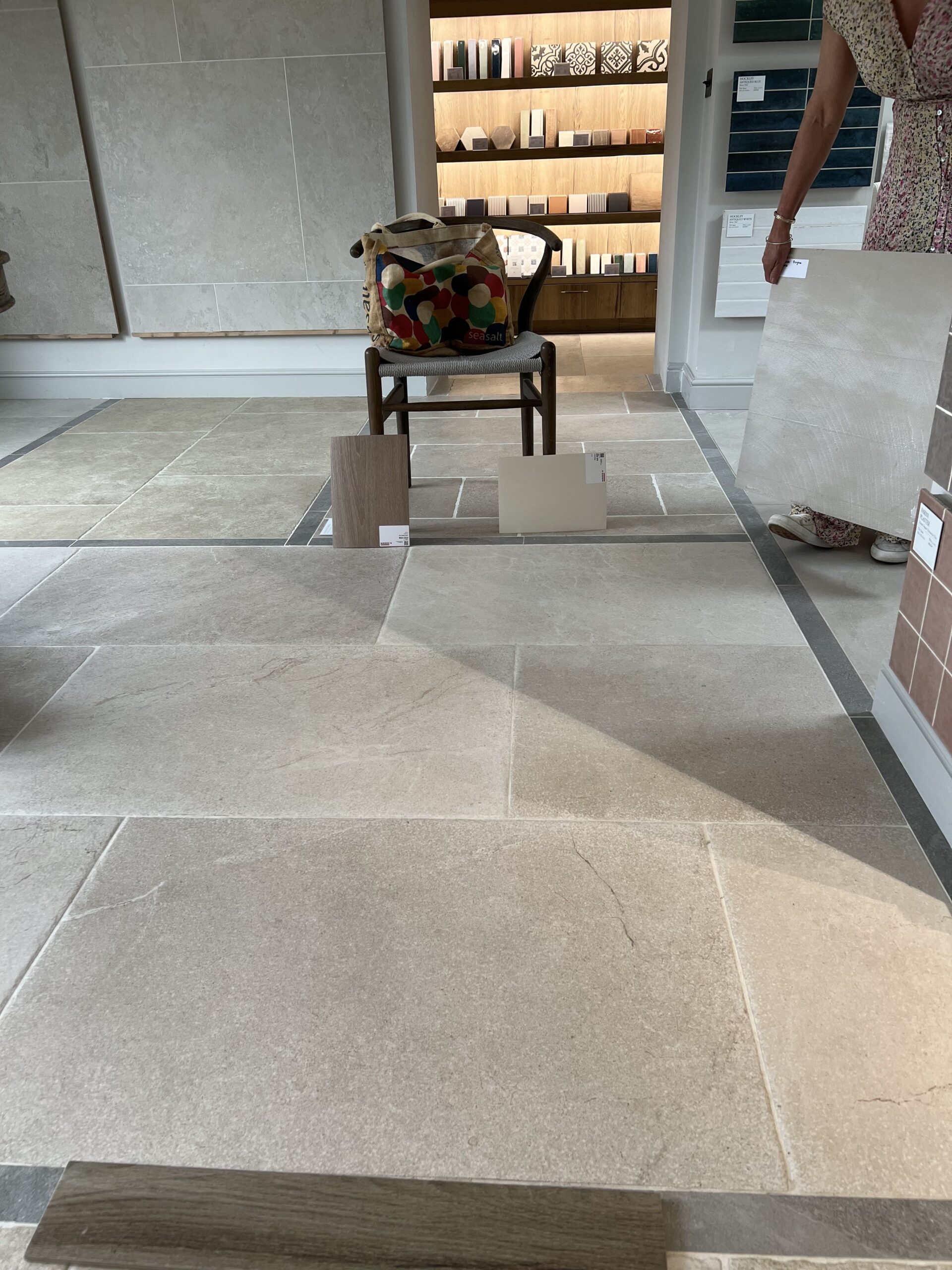 Gạch porcelain vân đá 600×600 – ảnh tham khảo 14