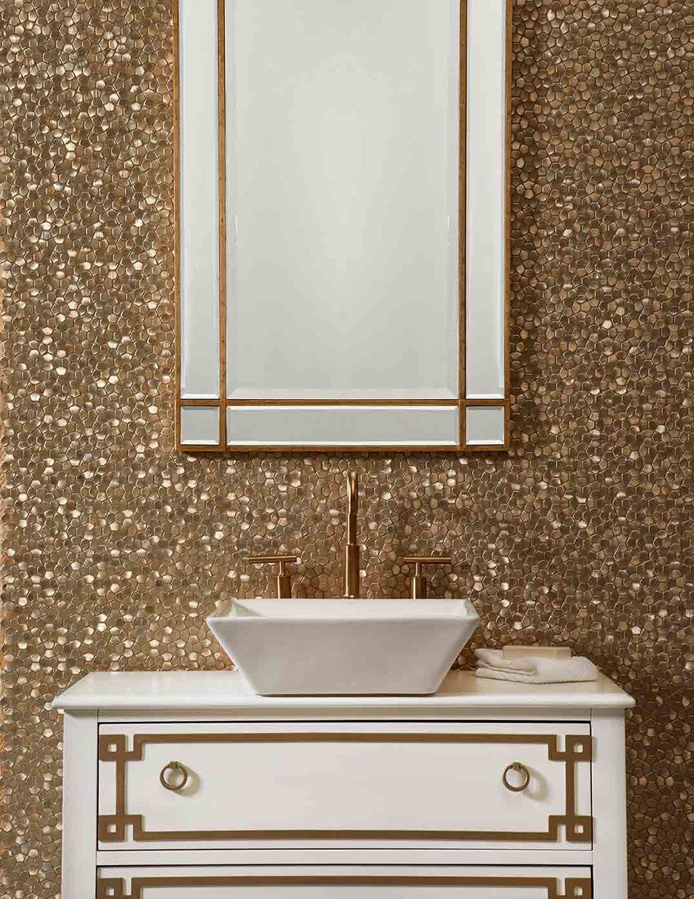 Mosaic tông trung tính cho tường trang trí – ảnh tham khảo 1
