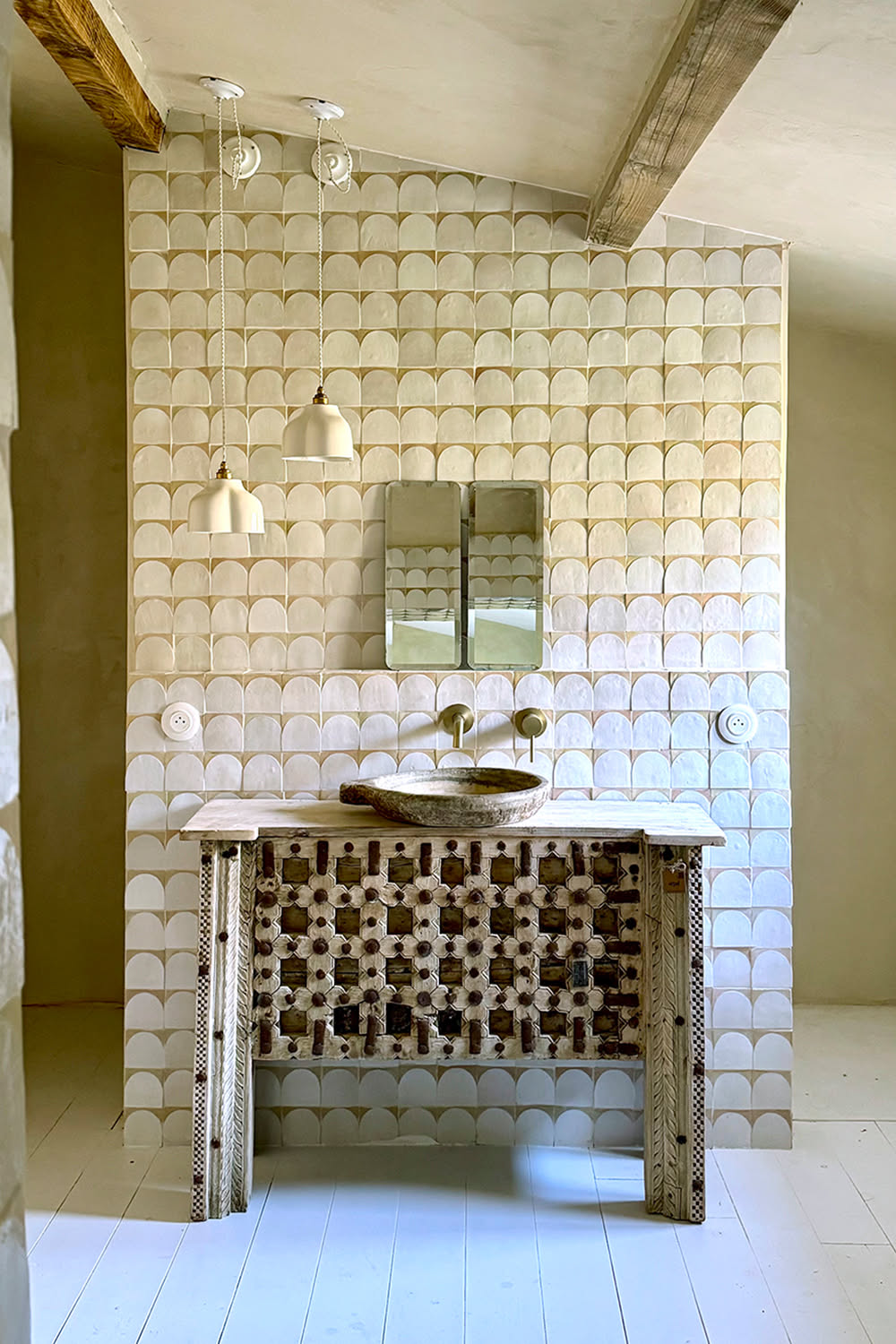 Mosaic tông trung tính cho tường trang trí – ảnh tham khảo 4