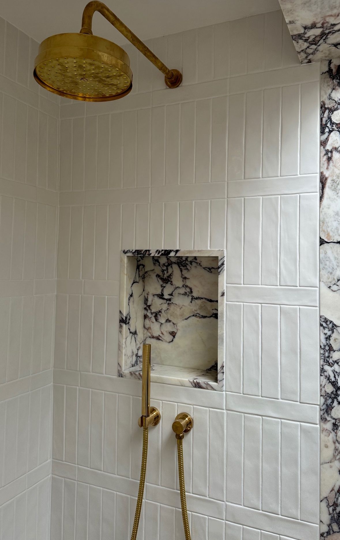 Gạch ceramic trắng ốp tường 300×600 – ảnh tham khảo 17