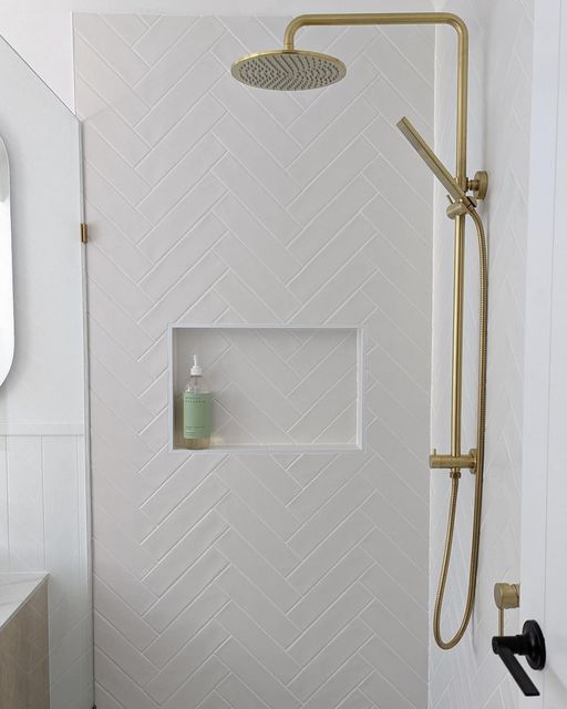 Gạch ceramic trắng ốp tường 300×600 – ảnh tham khảo 9