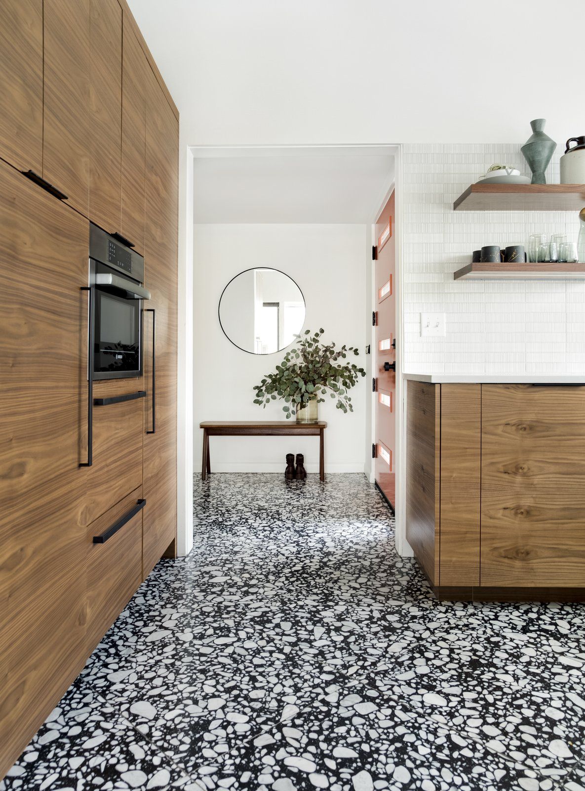 Gạch terrazzo tông trắng hoặc sáng lát nền – ảnh tham khảo 20