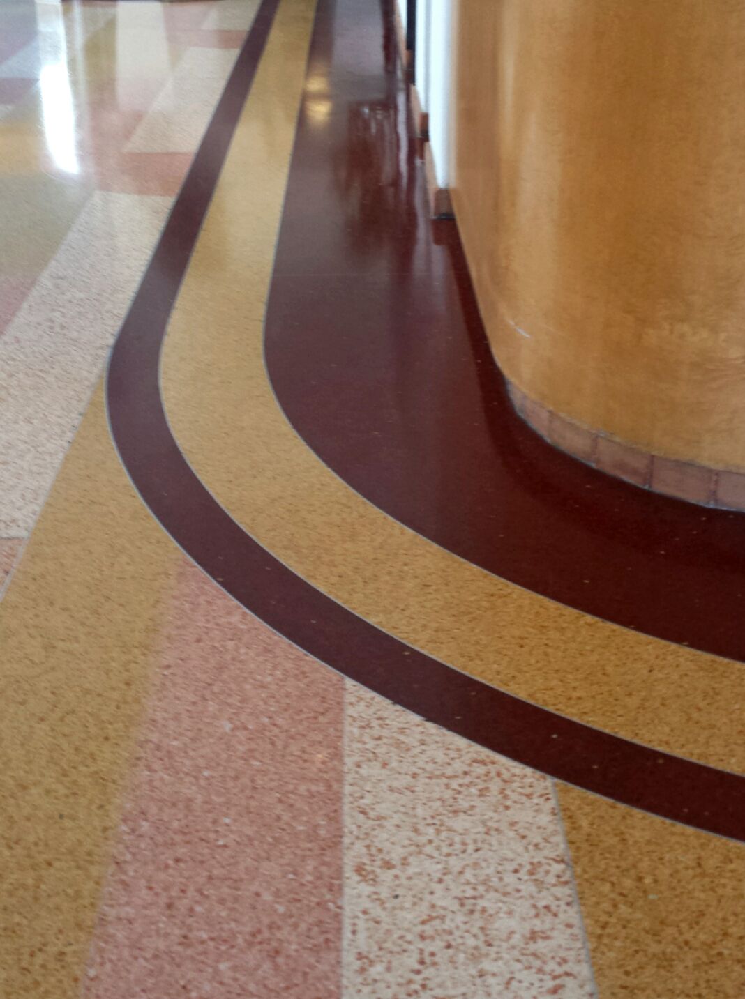 Gạch terrazzo tông trắng hoặc sáng lát nền – ảnh tham khảo 8