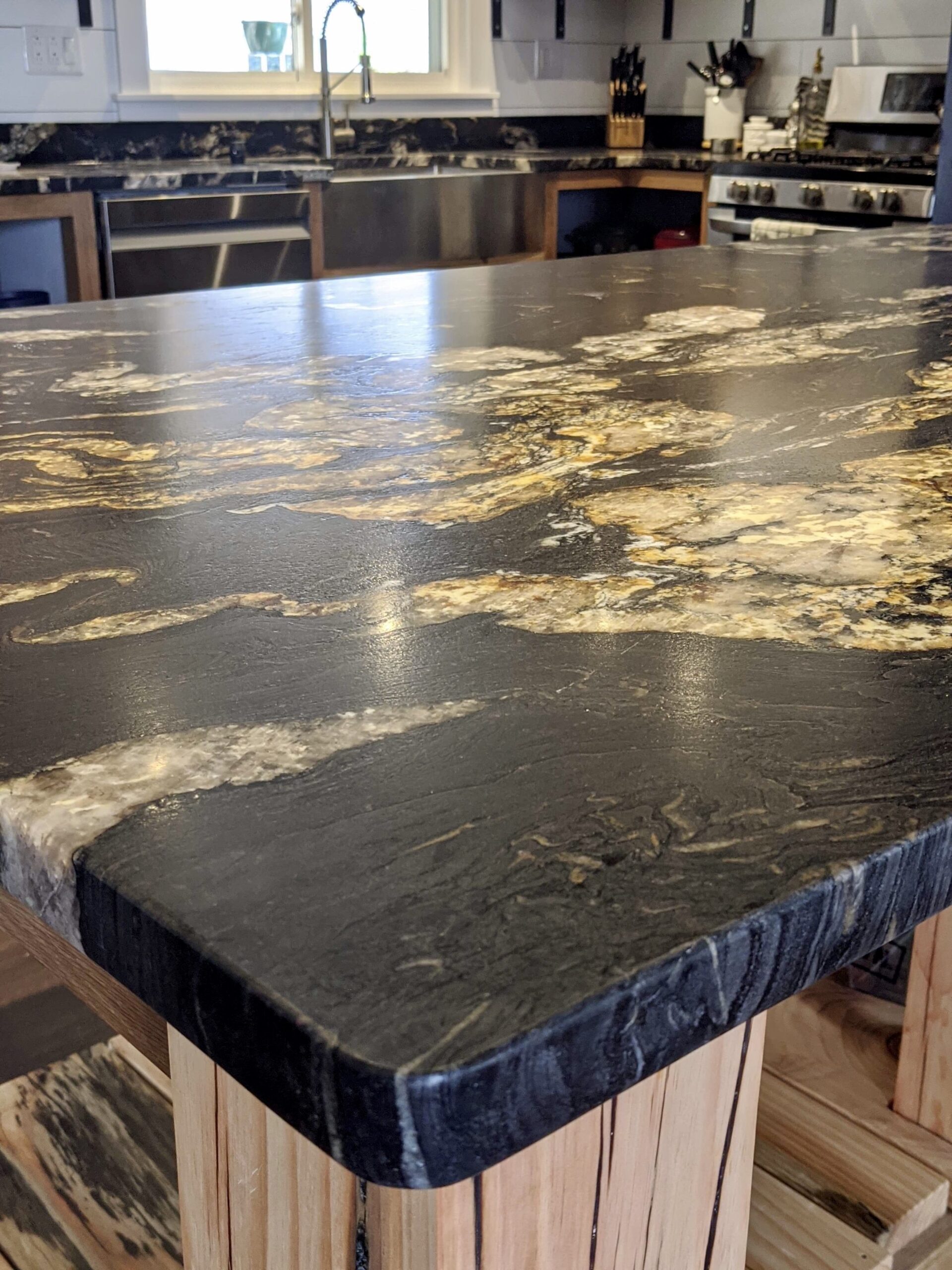 Đá granite đen khò hoặc nhám cho mặt tiền – ảnh tham khảo 15
