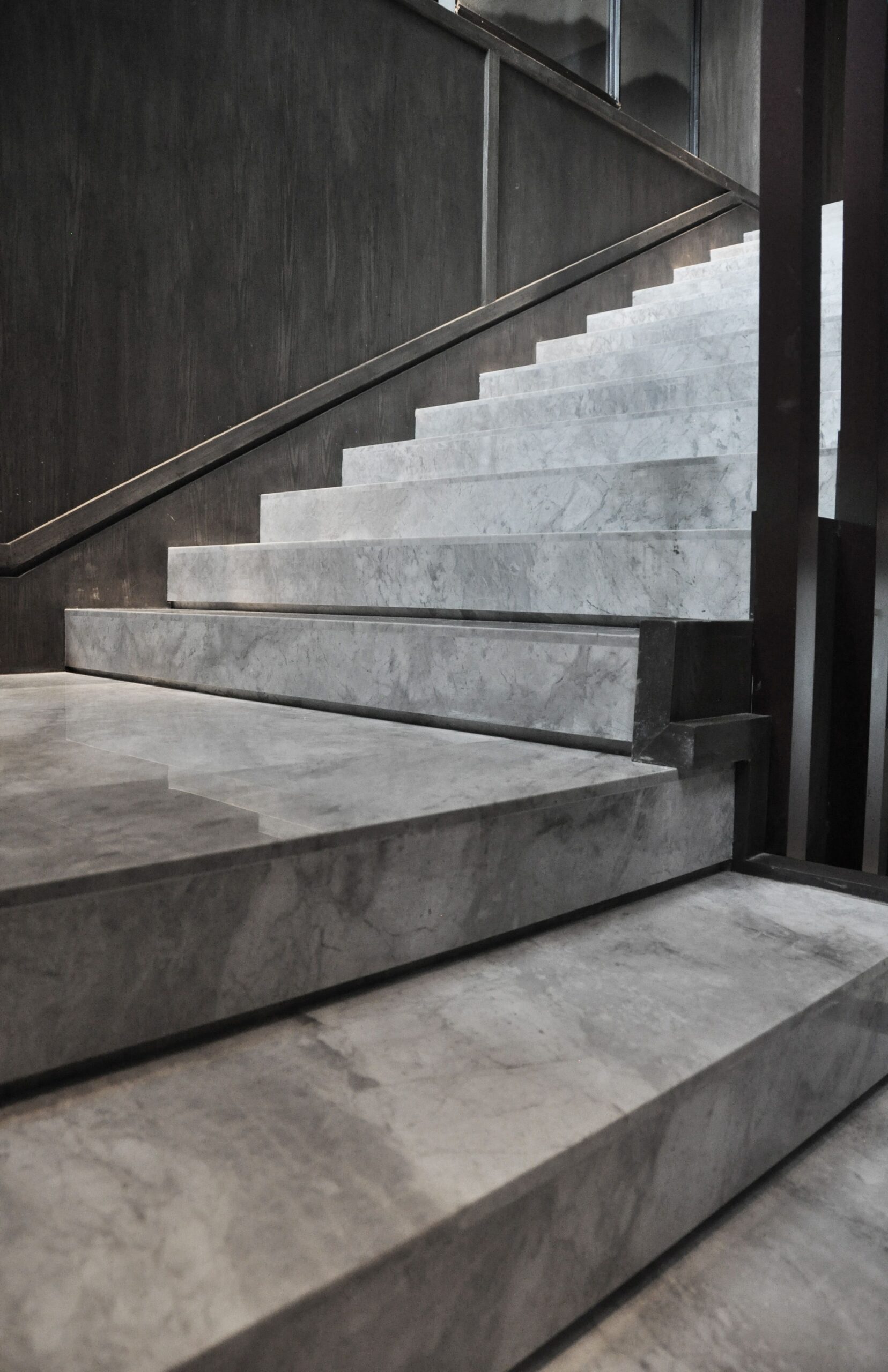 Đá granite xám cho cầu thang – ảnh tham khảo 1