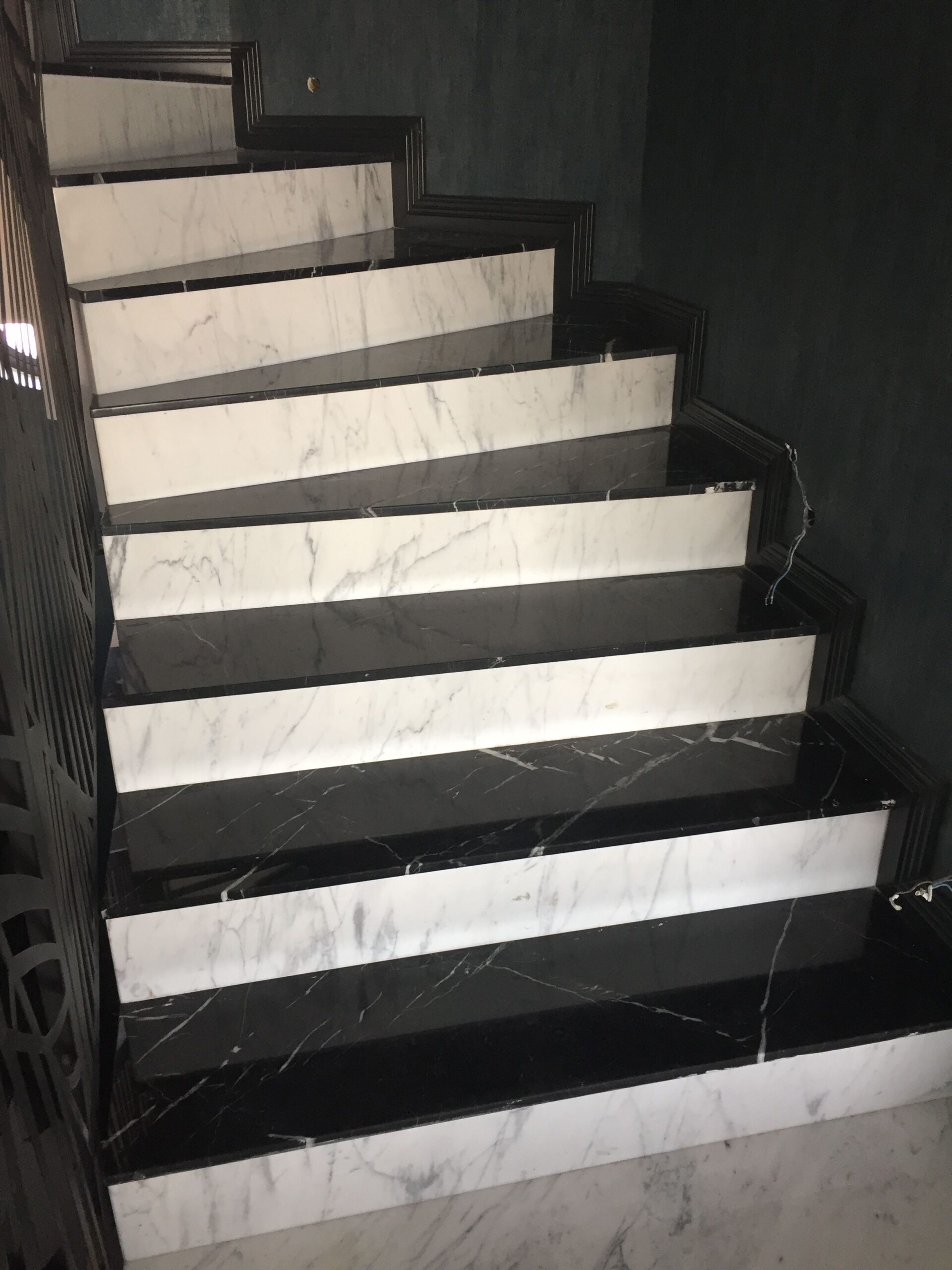 Đá granite đen cho cầu thang – ảnh tham khảo 3