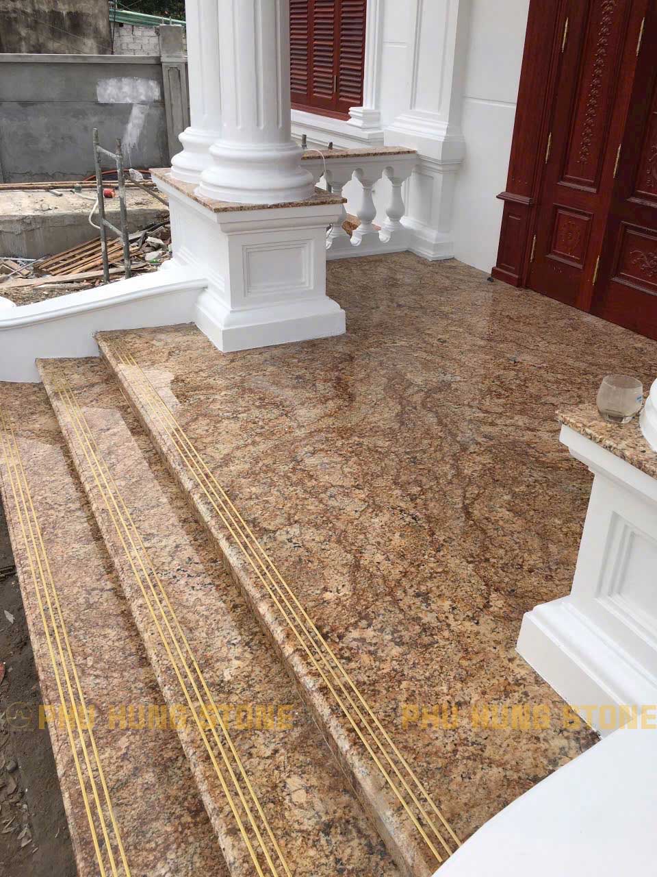 Đá granite ngoài trời cho tam cấp