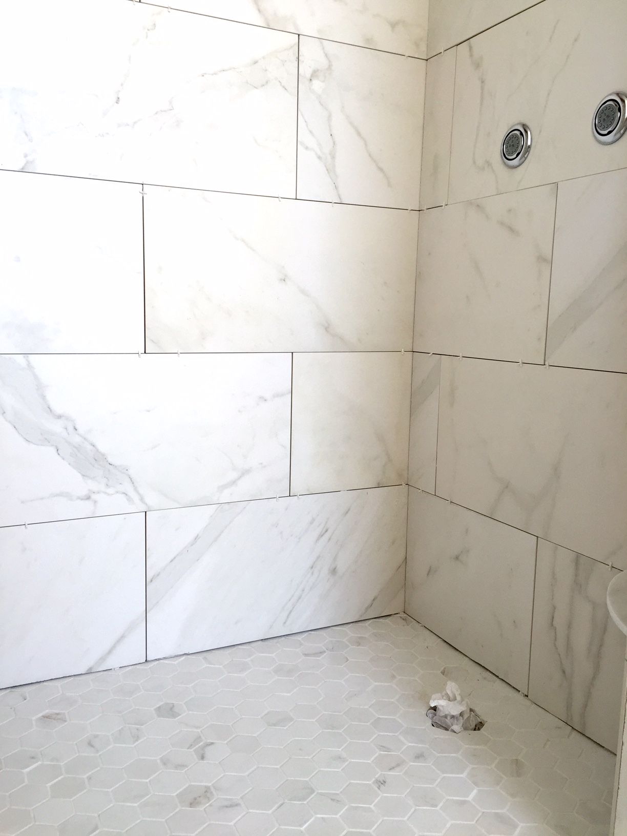 Gạch ceramic trắng ốp tường 300×600 – ảnh tham khảo 19