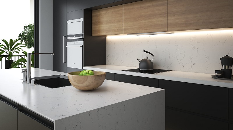 Đá granite sáng hoặc trắng bóng cho mặt bếp